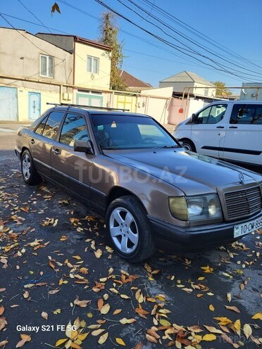 Mercedes E 300 d 1989, 549,494 km - 3.0 l - Bakı
