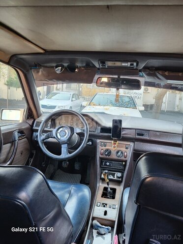 Mercedes E 300 d 1989, 549,494 km - 3.0 l - Bakı