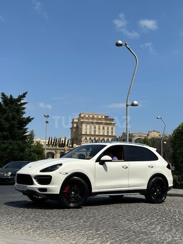 Porsche Cayenne Turbo S-7