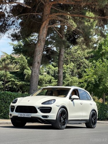 Porsche Cayenne Turbo S-2