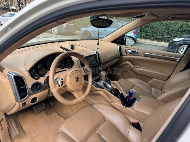 Porsche Cayenne Turbo S-11