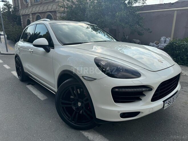 Porsche Cayenne Turbo S-5