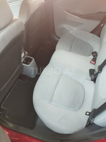 Hyundai Accent 2015, 59,897 km - 1.6 l - 