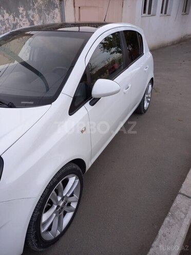 Opel Corsa 2014, 255,000 km - 1.4 l - Gəncə