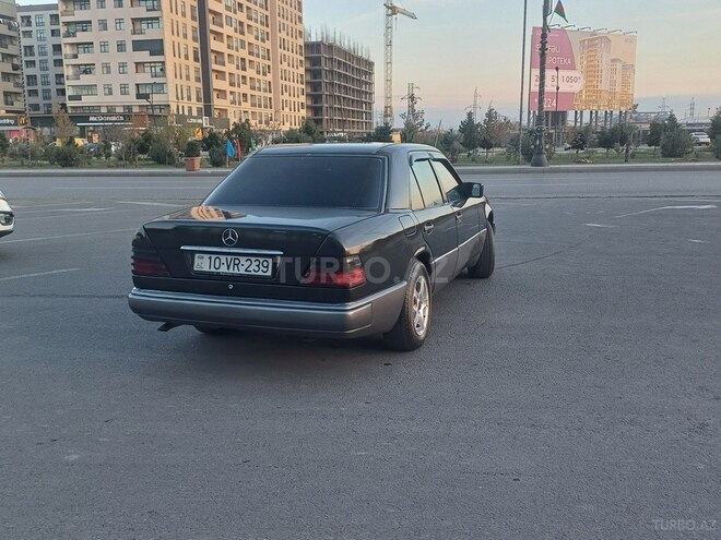 Mercedes E 250 1994, 292,679 km - 2.5 l - Sumqayıt