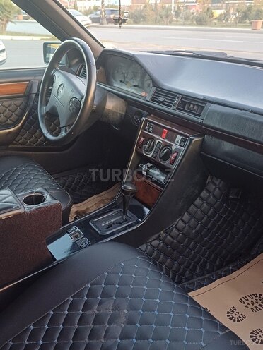 Mercedes E 250 1994, 292,679 km - 2.5 l - Sumqayıt