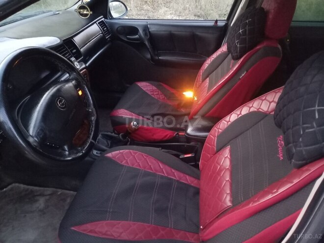 Opel Vectra 1996, 241,500 km - 2.0 l - Xudat