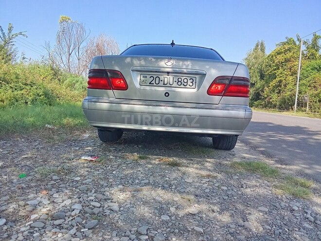 Mercedes E 240 2000, 258,000 km - 2.4 l - Göyçay
