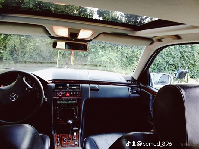 Mercedes E 240 2000, 258,000 km - 2.4 l - Göyçay