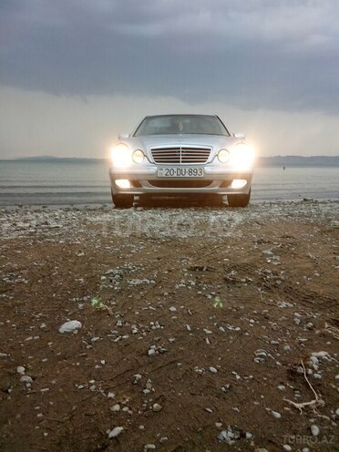 Mercedes E 240 2000, 258,000 km - 2.4 l - Göyçay