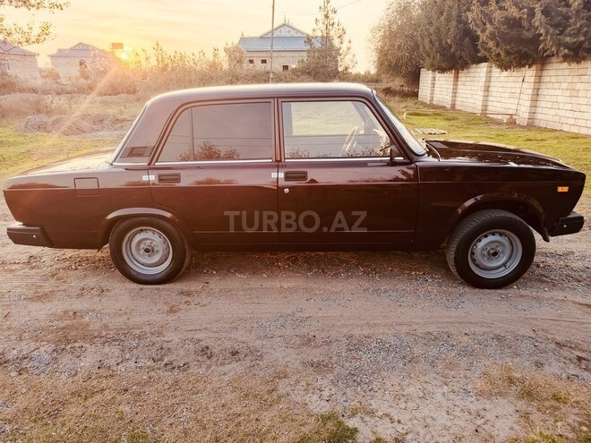 LADA (VAZ) 2107 2010, 98,000 km - 1.6 л - Saatlı