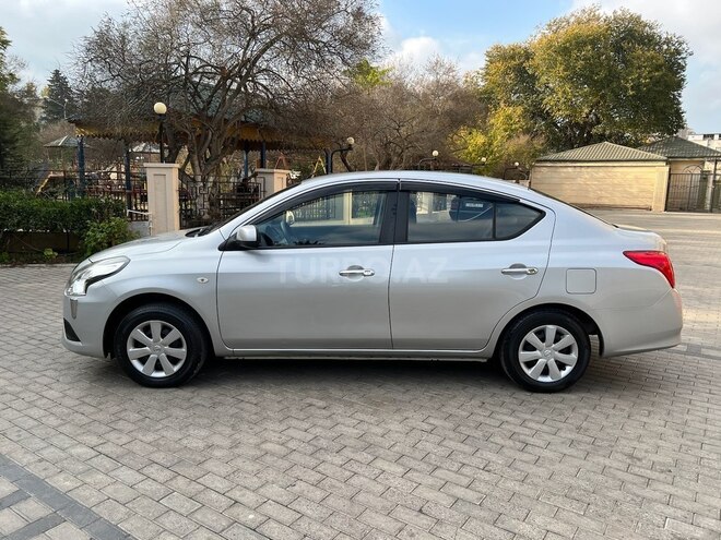 Nissan Sunny 2015, 52,000 km - 1.8 l - Bakı