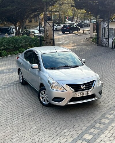Nissan Sunny 2015, 52,000 km - 1.8 l - Bakı