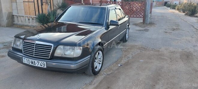 Mercedes E 220 1995, 568,000 km - 2.2 l - Sumqayıt