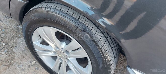 Mercedes E 220 1995, 568,000 km - 2.2 l - Sumqayıt