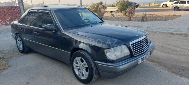 Mercedes E 220 1995, 568,000 km - 2.2 l - Sumqayıt