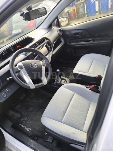 Toyota Prius C 2015, 80,000 km - 1.5 l - Bakı