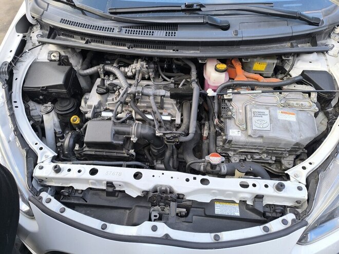 Toyota Prius C 2015, 80,000 km - 1.5 l - Bakı