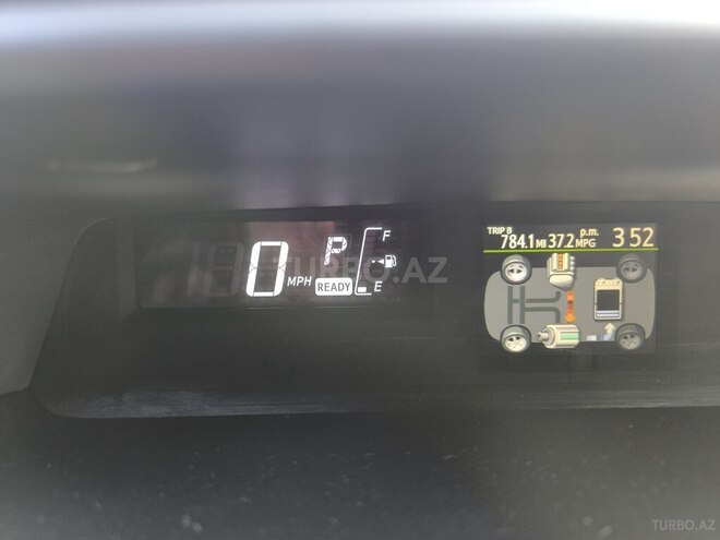 Toyota Prius C 2015, 80,000 km - 1.5 l - Bakı