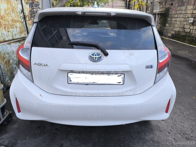 Toyota Prius C 2015, 80,000 km - 1.5 l - Bakı