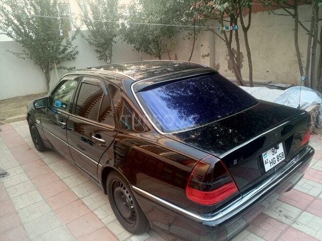Mercedes C 230 1999, 299,000 km - 2.3 л - Sumqayıt