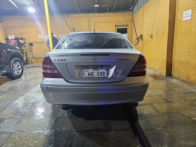 Mercedes C 180 2005, 184,000 km - 1.8 l - Quba