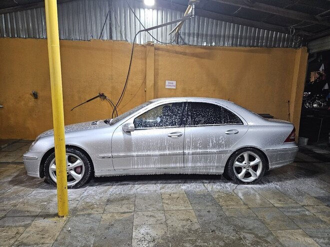 Mercedes C 180 2005, 184,000 km - 1.8 l - Quba