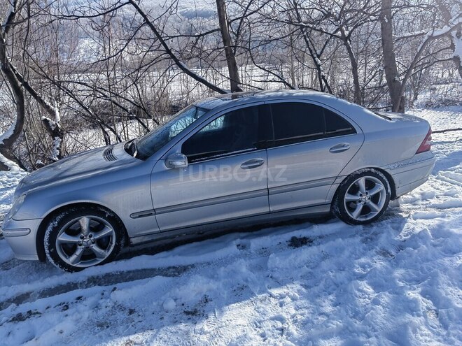 Mercedes C 180 2005, 184,000 km - 1.8 l - Quba