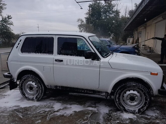 LADA (VAZ) Niva 2018, 188,800 km - 1.7 l - Salyan