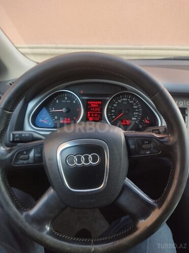 Audi Q7-14