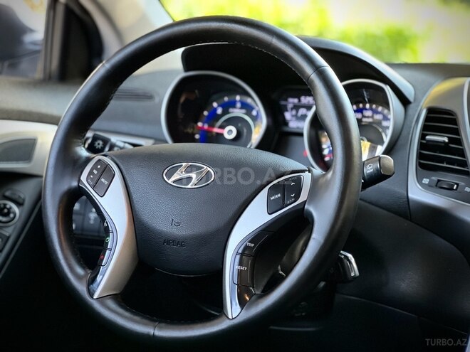 Hyundai Avante 2015, 175,000 km - 1.6 l - Bakı