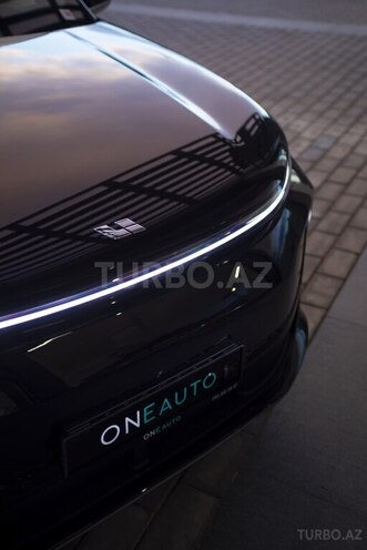 Li Auto L6-5