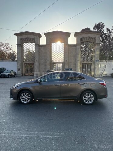 Toyota Corolla 2017, 108,000 km - 1.6 l - Bakı