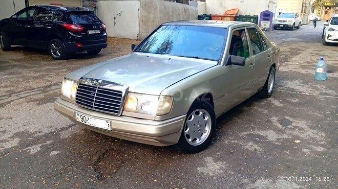 Mercedes E 200 1987, 283,000 km - 2.0 l - Bakı