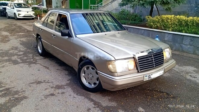 Mercedes E 200 1987, 283,000 km - 2.0 l - Bakı