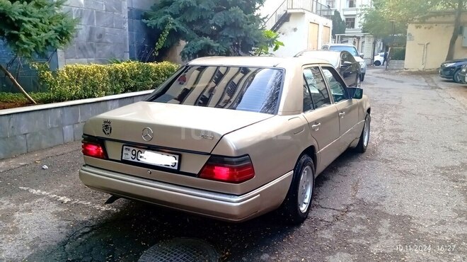 Mercedes E 200 1987, 283,000 km - 2.0 l - Bakı