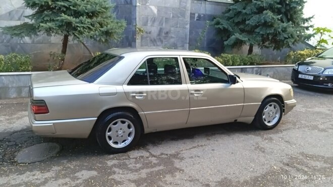Mercedes E 200 1987, 283,000 km - 2.0 l - Bakı