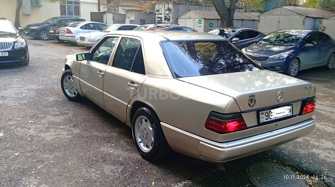 Mercedes E 200 1987, 283,000 km - 2.0 l - Bakı