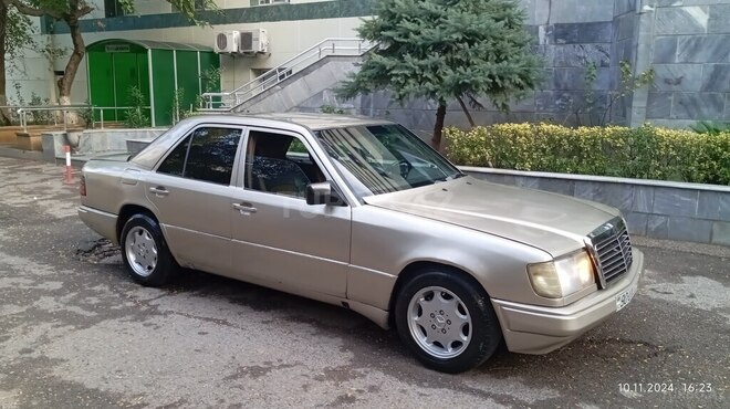 Mercedes E 200 1987, 283,000 km - 2.0 l - Bakı