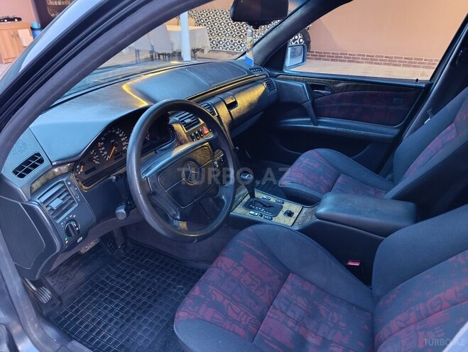 Mercedes E 230 1997, 304,191 km - 2.3 l - Qazax