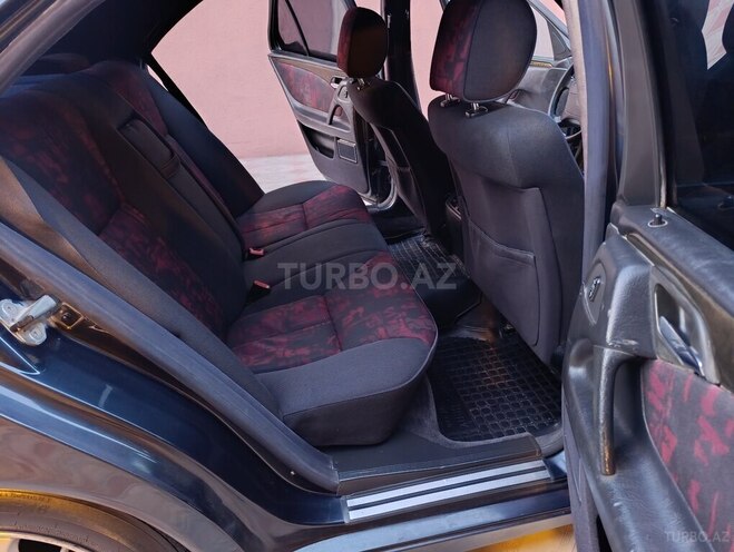 Mercedes E 230 1997, 304,191 km - 2.3 l - Qazax