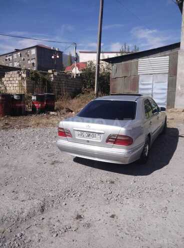 Mercedes E 220 d 2001, 420,000 km - 2.2 l - Şəki