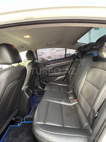 Hyundai Avante 2016, 125,000 km - 1.6 l - Bakı