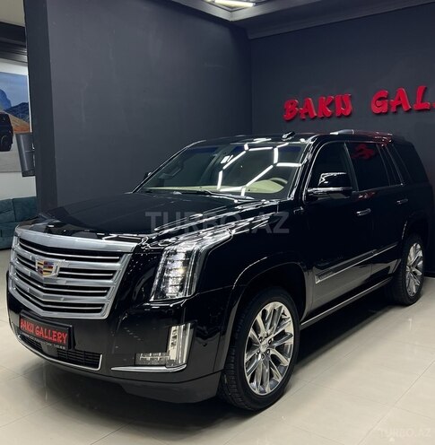 Cadillac Escalade 2018, 32,000 km - 6.2 л - Bakı