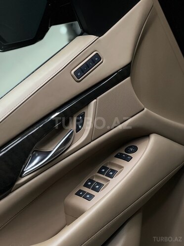 Cadillac Escalade-12