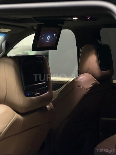 Cadillac Escalade-14