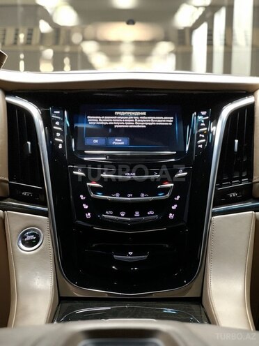 Cadillac Escalade-15