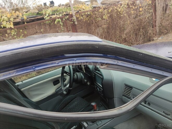 BMW 520 1992, 196,300 km - 2.0 л - İmişli