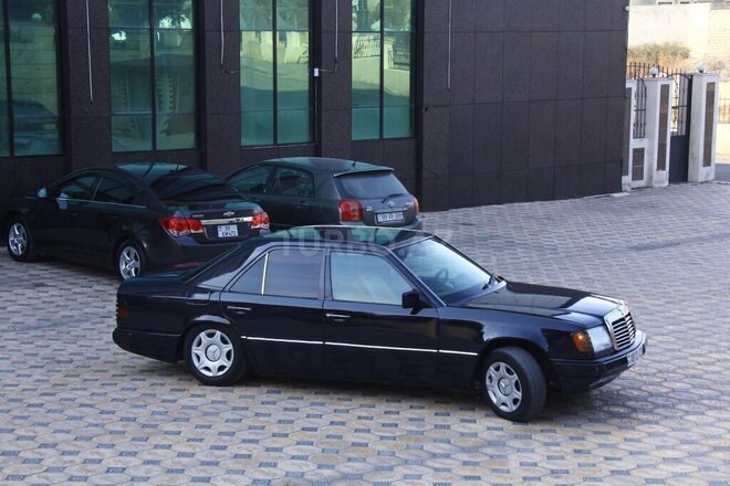Mercedes E 200 d 1993, 156,000 km - 2.0 l - Gəncə