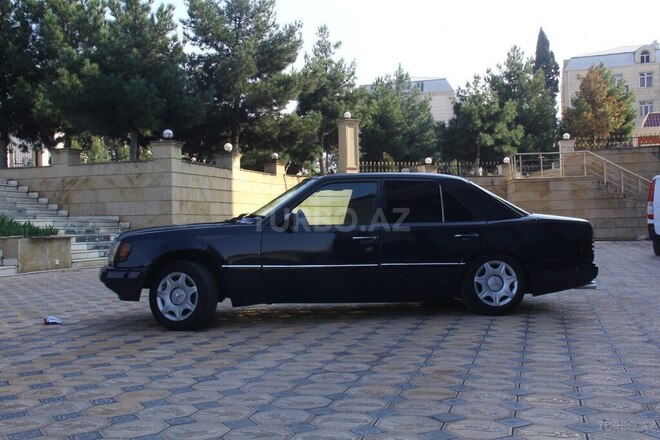 Mercedes E 200 d 1993, 156,000 km - 2.0 l - Gəncə